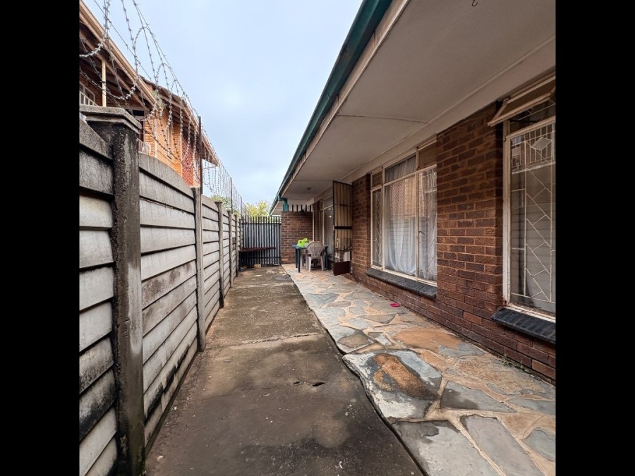 2 Bedroom Property for Sale in Meiringspark North West